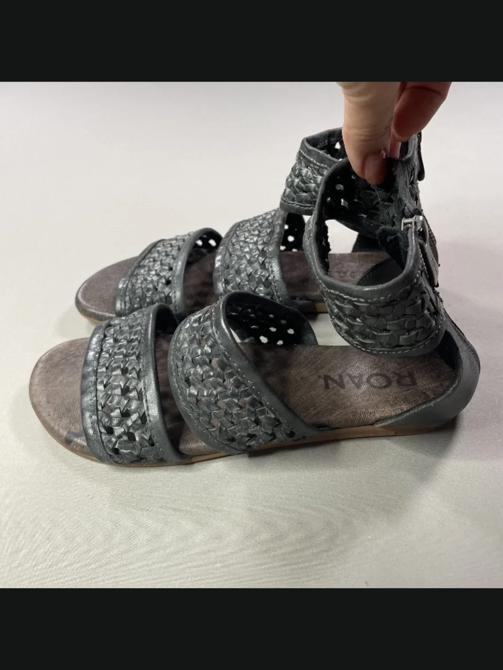 Roan Shoes Womens 6.5 gray brown leather Clio sandals gladiator boho indie